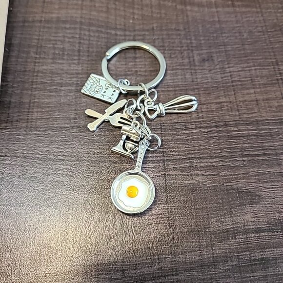 Unbranded Cooking Theme Keychain Silver‎ Tone Unisex NWOT Collectible Auto Home - Picture 2 of 5